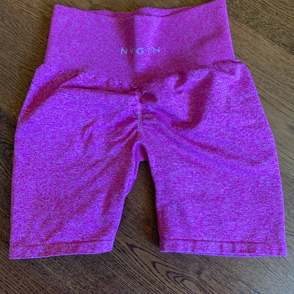 Pink booooty shorts!